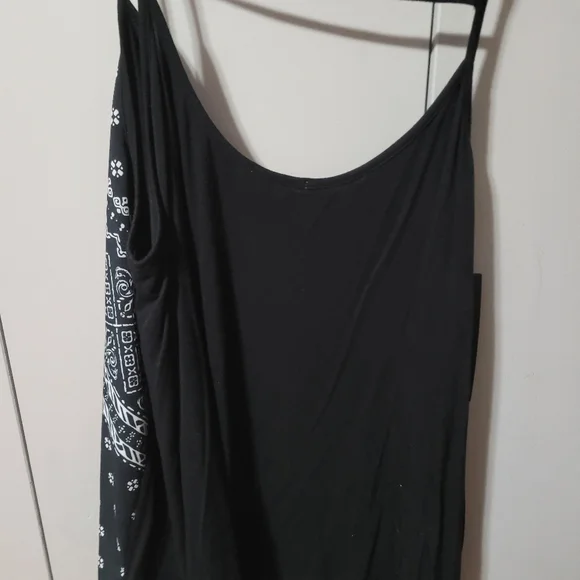 Handkerchief patterned top - Picture 3 of 3